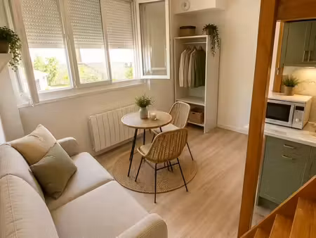 studio meublé 17 m2 avec mezzanine — besançon chaprais — refait à neuf