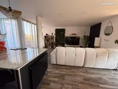 à louer – duplex 85 m² avec vue mer  3 terrasses  climatisation et 2 parkings