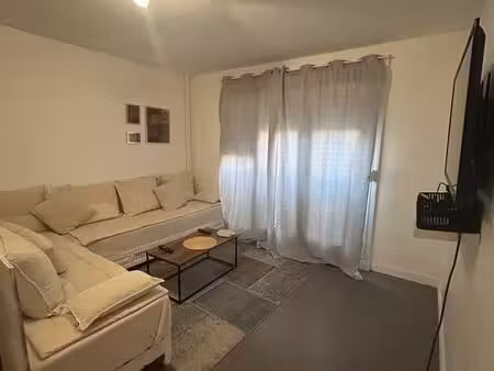 t2 lumineux 53 m² – résidence sécurisée – proche commerces