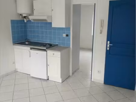 appt f2  rdc  proche centre ville et iut
