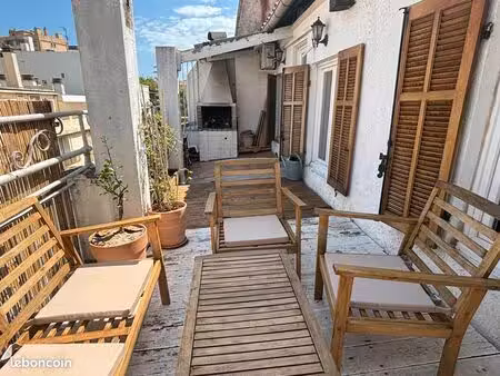 t2 meublé climatisé avec terrasse – 49 m² – marseille 5e