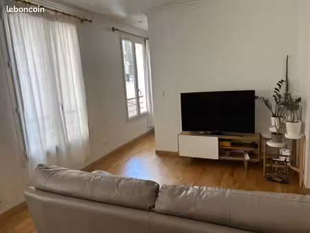 charmant 3 pièces de 50 m² — 2 chambres — paris 11ᵉ  rue saint-maur