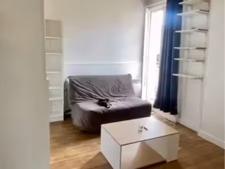 studio meublé 18 m² – métro guy môquet (paris 18e)
