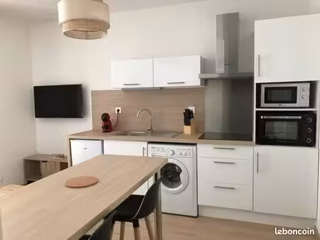t2 meublé avec terrasse