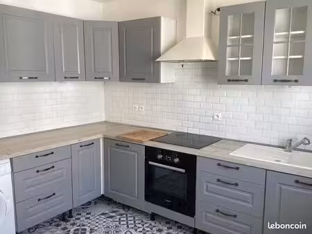 t2 de 50 m² avec balcon  parking privé et cave