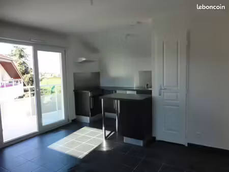 a louer t2 avec garage