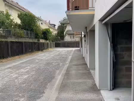 loue grand garage fermé