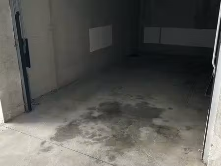 garage à louer sur aubenas