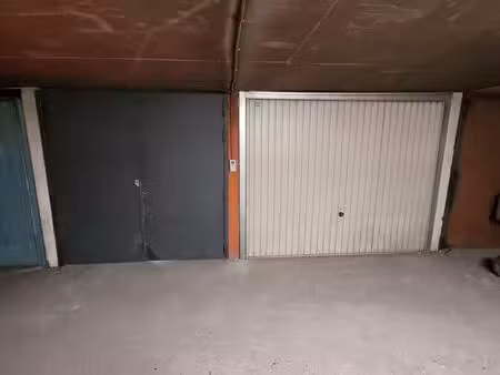 location 2 box mitoyens 10 et 13 m²