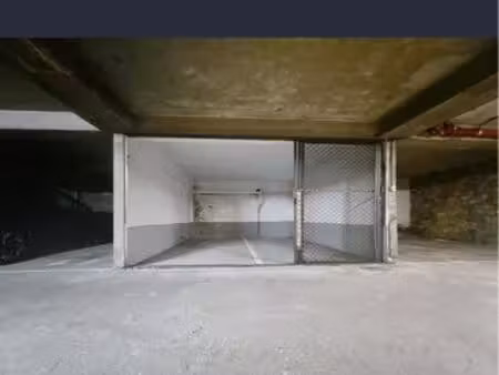 parking moto/scooter