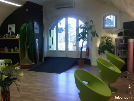 local commercial 110m2 sur bouc bel air