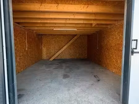 à louer : local ou dépot de 65 m² (sur 2 niveaux)