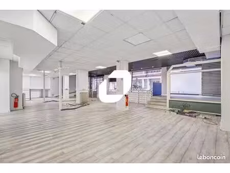 local commercial 807 m²
