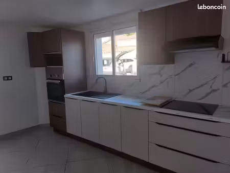 maison à louer 85670