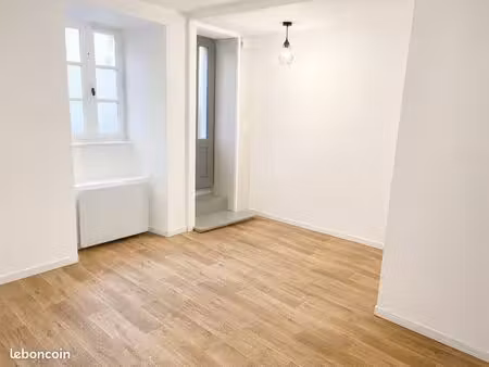 maison 65m2 avec cour  garage et cave - centre-ville