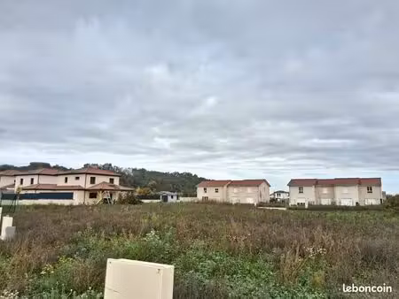 terrain à bâtir de 383 m² à genas (69)