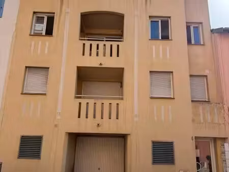 immeuble 8 pièces 240 m²