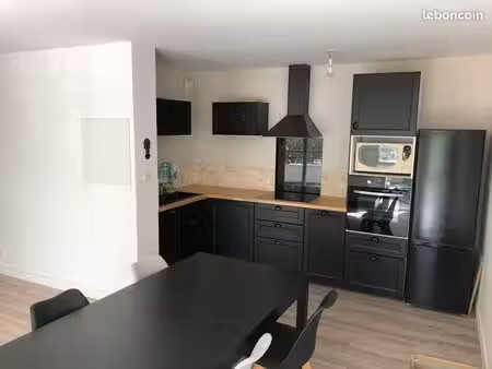 t2 meublé 46m² + balcon  parking  secteur solvardière