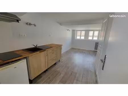 studio rénové à pied du centre ville tous commerces