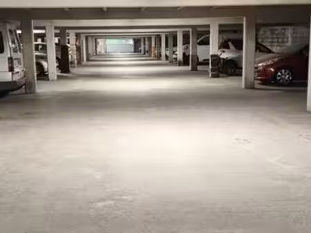 place de parking voiture ou moto en souterrain