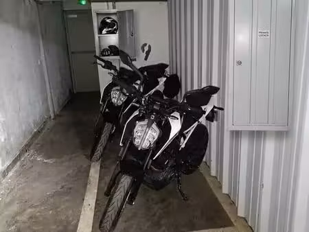 place de parking moto