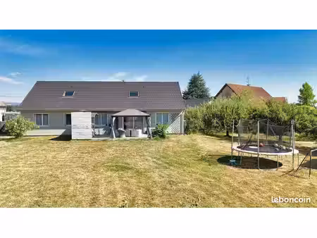 propriété 6 pièces 213 m²