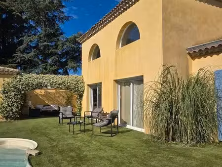 villa de standing à 2 mn de l a75
