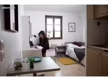 studio 1 pièce 19 m²