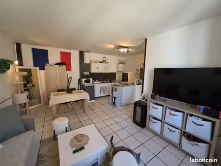 charmant t2 de 37 75 m² à gruissan