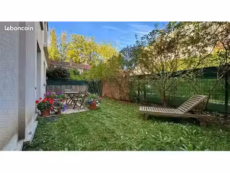 coup de cœur - charmant t2 rénové avec jardin privatif clos et parking en sous-sol