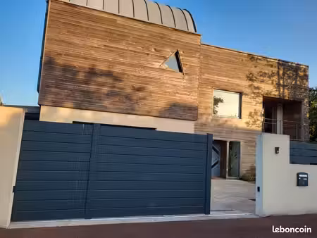 maison d architecte atypique-192m2-jardin arboré 950m2