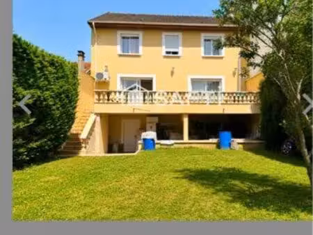 très grand pavillon  à vendre