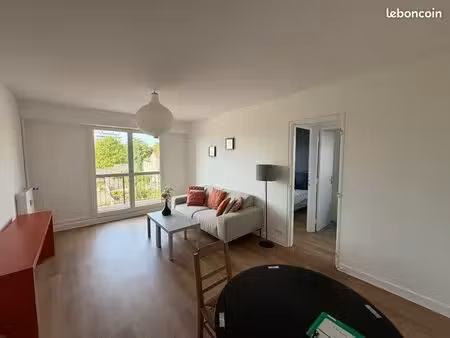appartement t2 rénové lumineux 49m² avec balcon & vue panoramique – parking & cave – angou