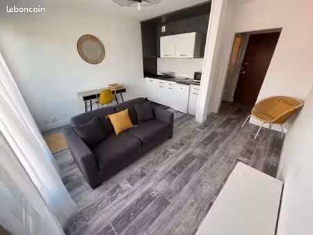 appartement lumineux avec balcon et parking