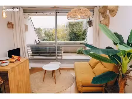 t2 meublé de charme avec terrasse & parking – proche plage des minimes & campus (bail étud