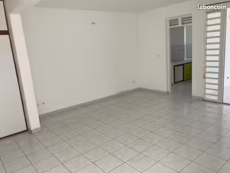 appartement t2 lamentin
