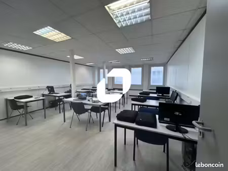 bureau 1 039 m²