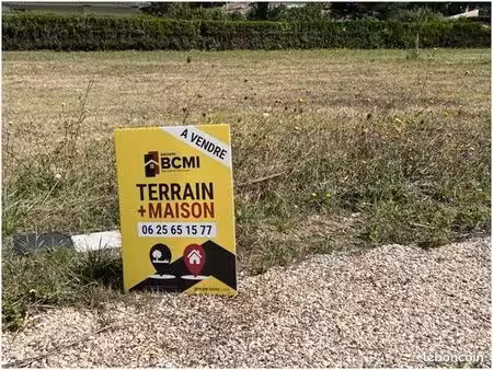 terrain à bâtir de 1019 m2 au prix de 45000 à champniers (16)