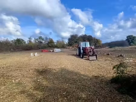 terrain constructible et viabilisé 1 7 hectares