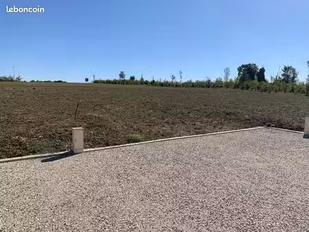 terrain à bâtir de 425 m2 au prix de 15300 à loulay (17)