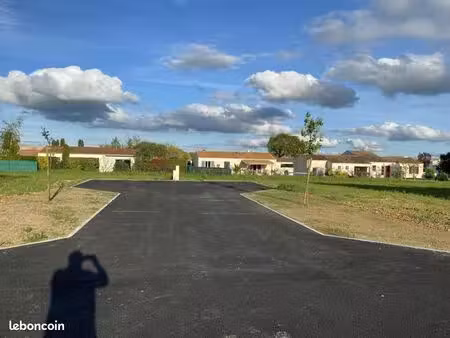 terrain 327 m² pisany