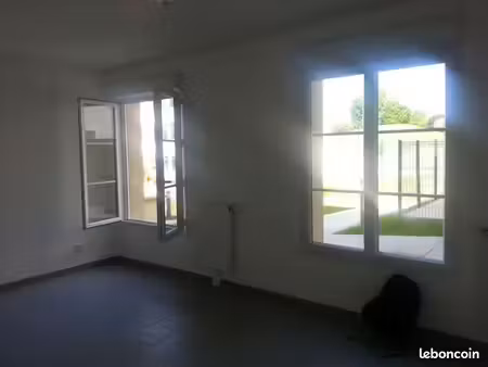 studio 28m2 avec parking - puiseux en france