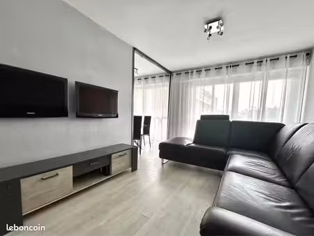 appartement 67m carrés avec garage quartier grand centre cergy