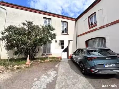 bureau 230 m²