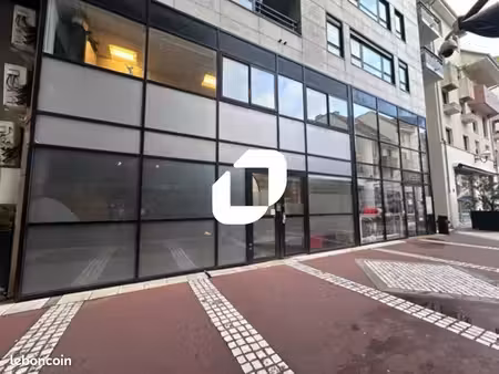 local commercial 212 m²