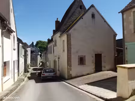 maison de 106 m2 et dépendances de 170 m2