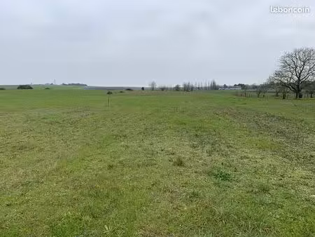 terrain à bâtir de 730 m2 au prix de 25000 à berneuil (17)