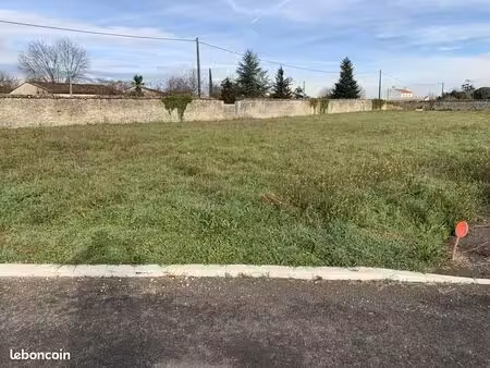 terrain à bâtir de 442 m2 au prix de 56000 à cognac (16)