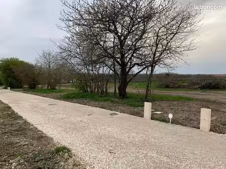 terrain à bâtir de 600 m2 au prix de 31700 à dompierre-sur-charente (17)