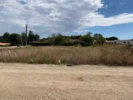 terrain à bâtir de 400 m2 au prix de 30500 à la chapelle-des-pots (17)